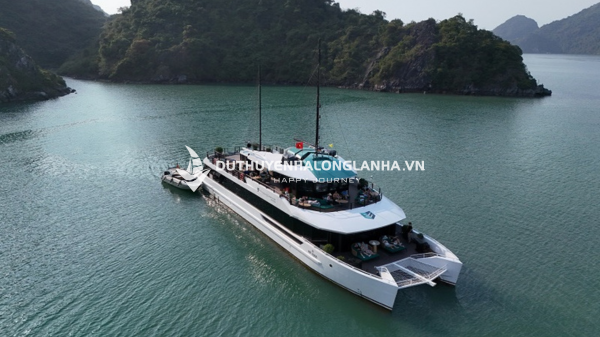 Những trải nghiệm tuyệt vời khi trải nghiệm du thuyền Catamaran Hạ Long