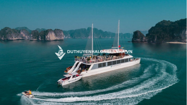 du thuyền Catamaran Hạ Long